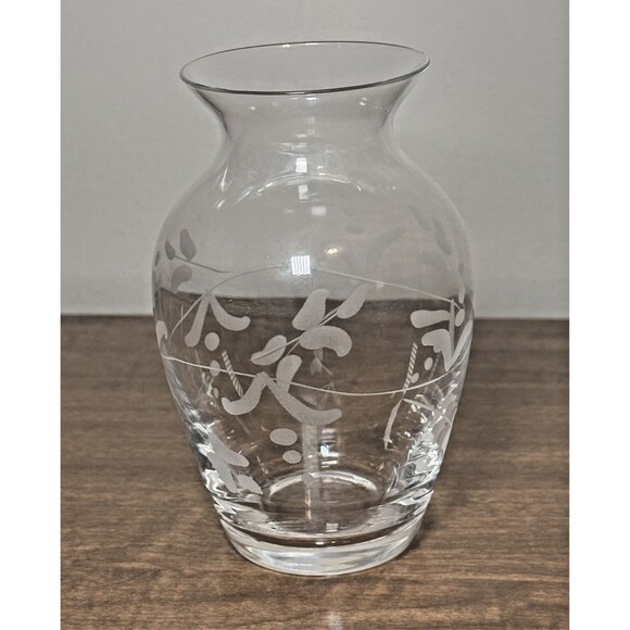 Genuine Lead Crystal Hand-Cut Made in Italy 4.5" Tall Floral Etched Vase ** - Picture 1 of 8